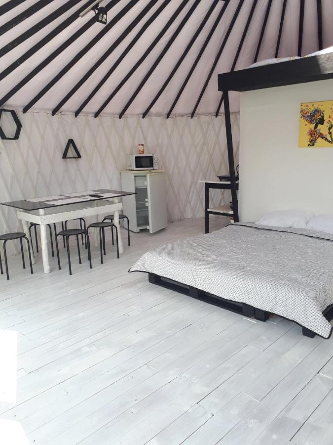 Глемпінг Luxury Hotell Lypovets Exteriör bild