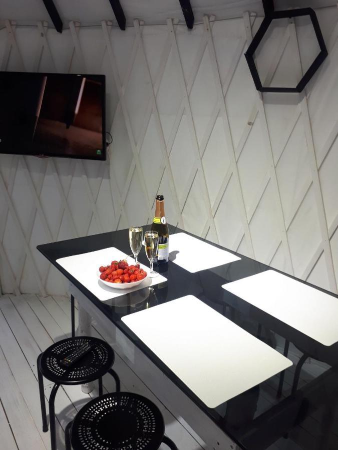 Глемпінг Luxury Hotell Lypovets Exteriör bild