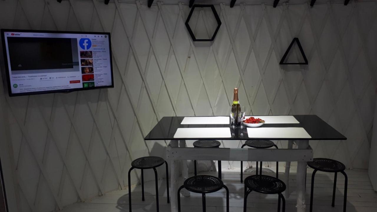 Глемпінг Luxury Hotell Lypovets Exteriör bild